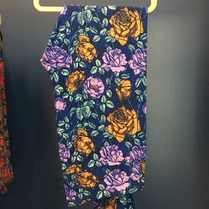 SOLD // TC Lularoe Leggings